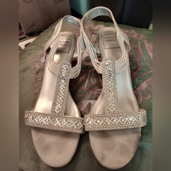 🤠New York Transit Simple Embellished  Slip On Heels Size 10M - Picture 1 of 8